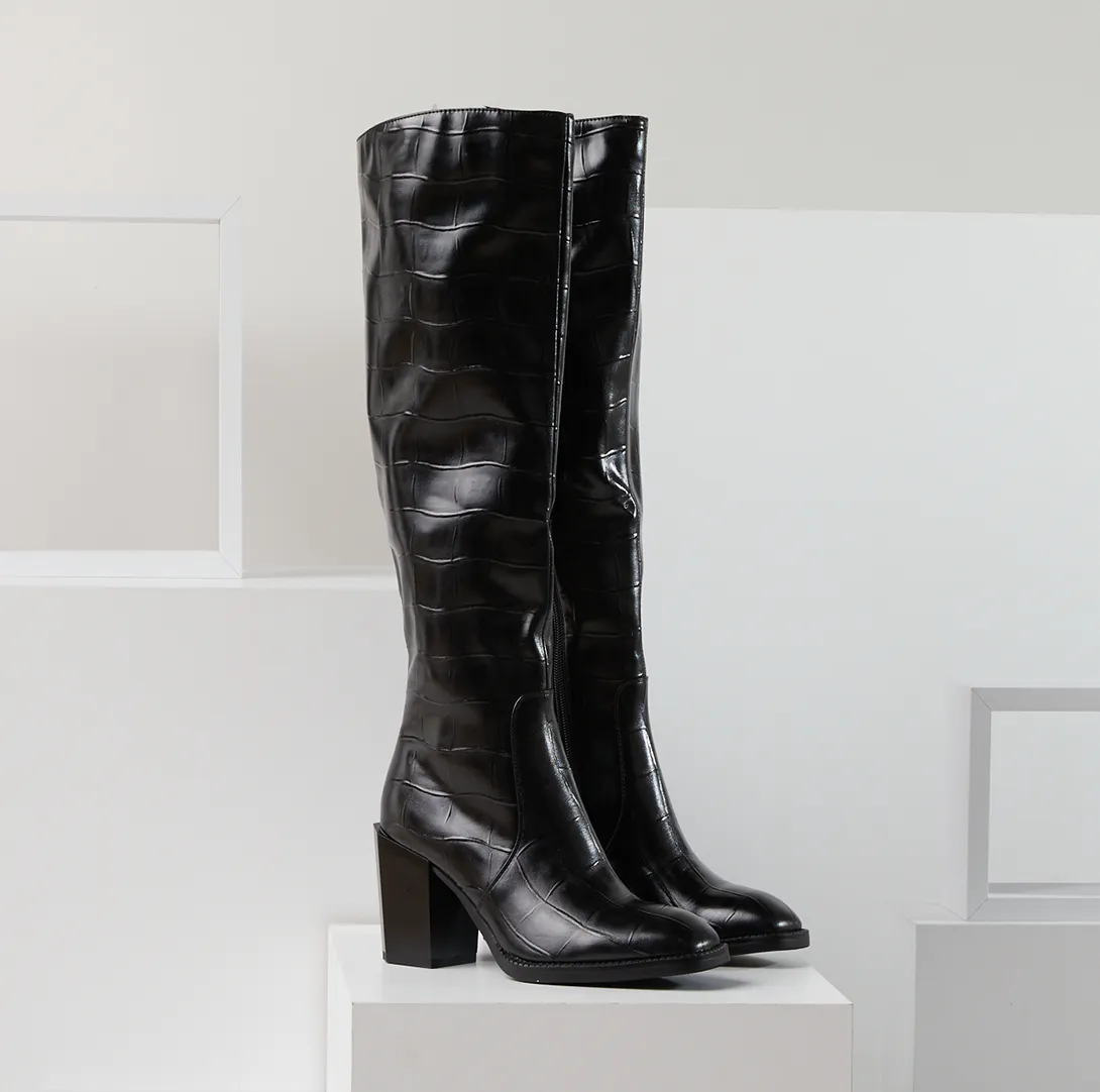 AZURA BESTILMIHART BOOT