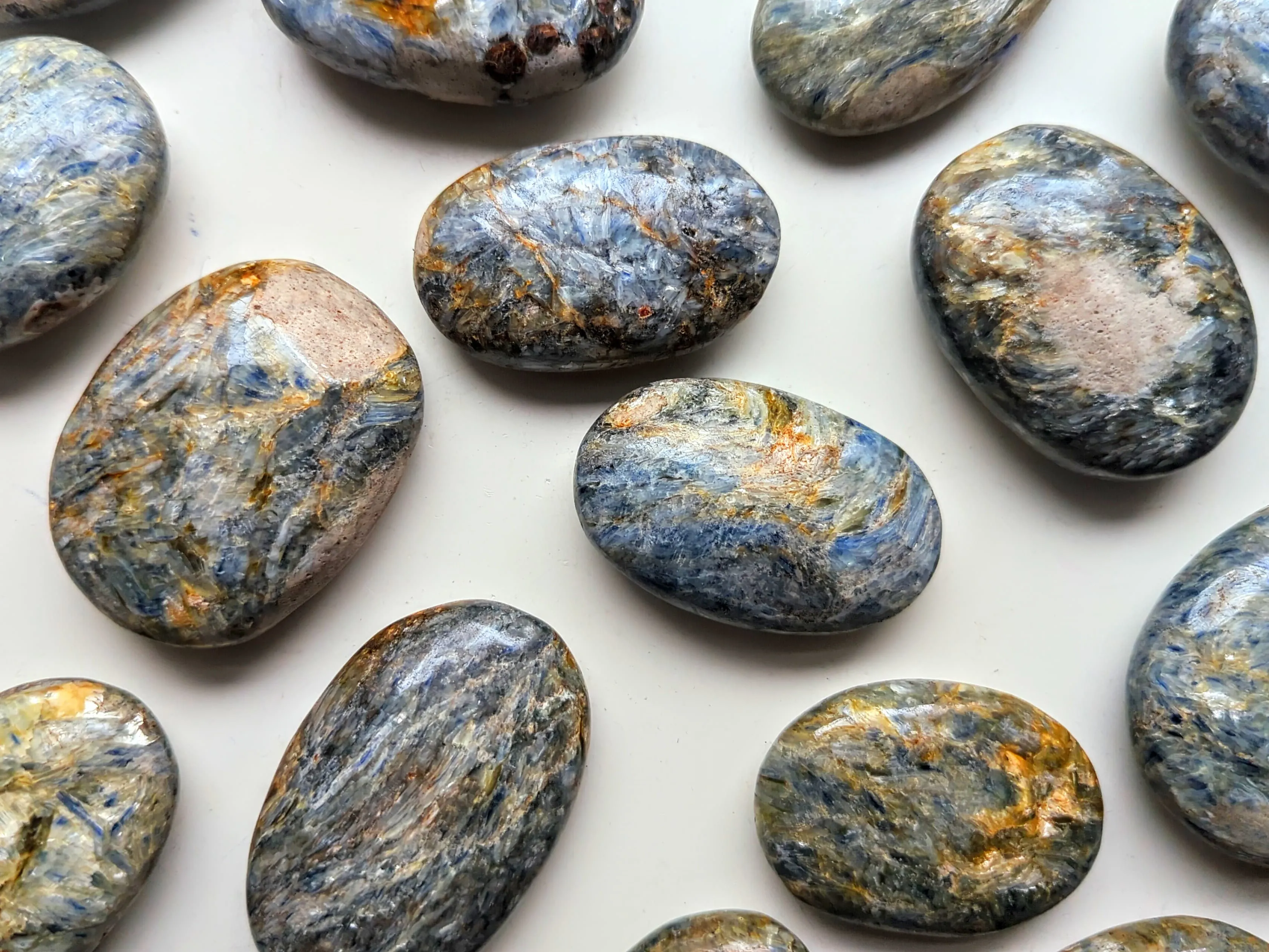 Blue Kyanite Palm Stone || Pakistan