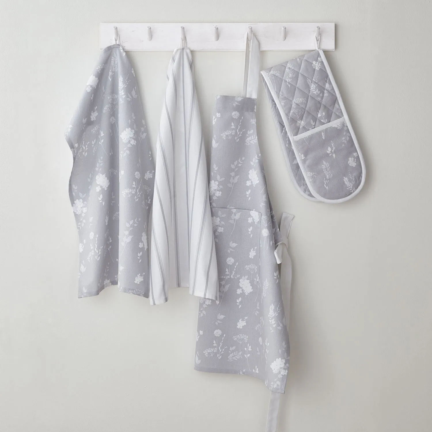 Dining Meadowsweet Floral Tea Towels Pair - White / Grey