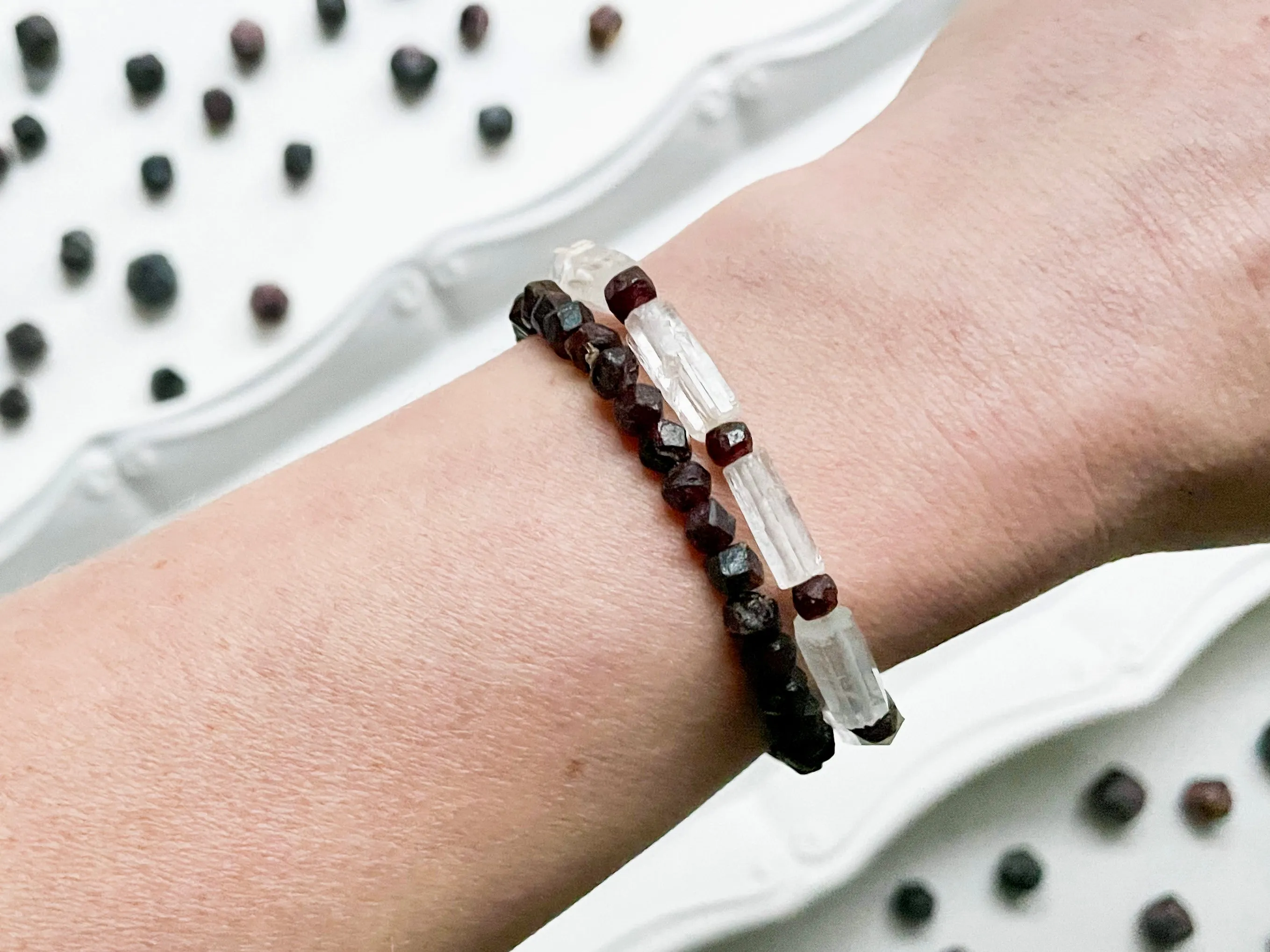 Faden Quartz & Garnet Bracelet