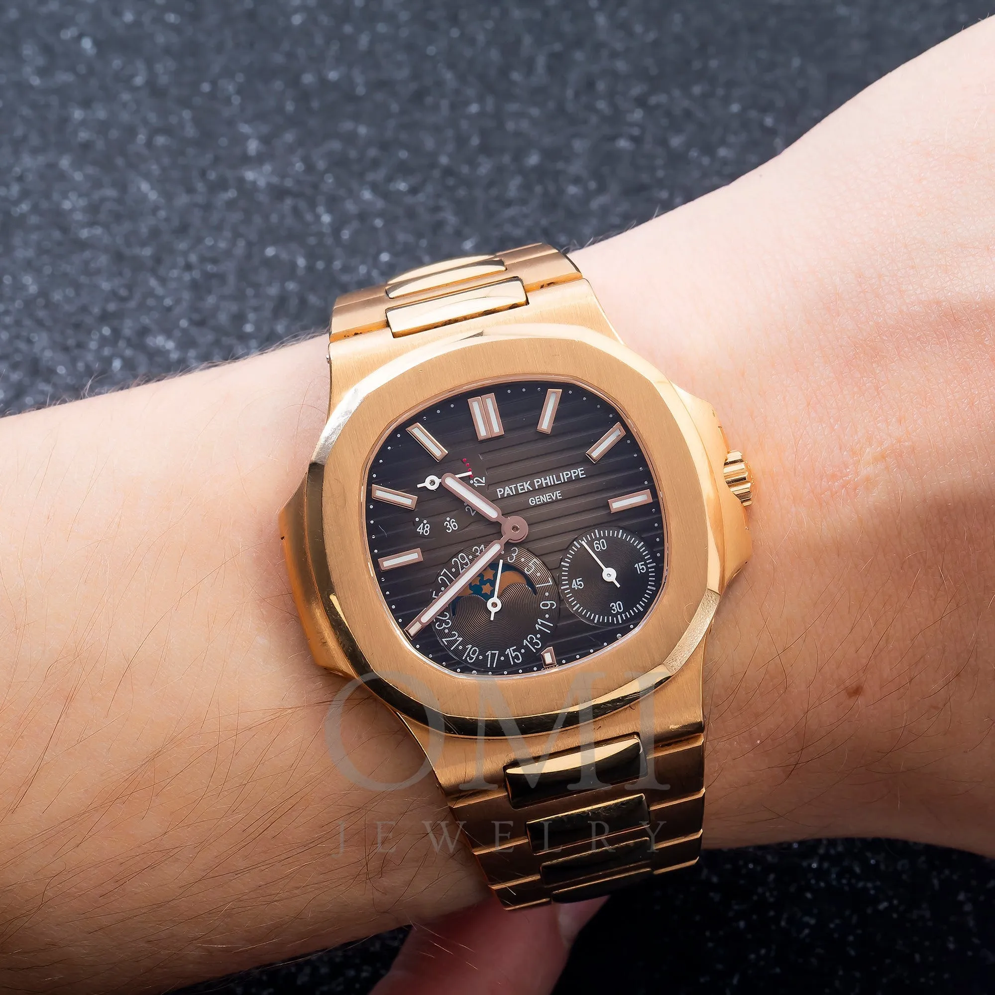 Patek Philippe Nautilus 5712-1R-001 40MM Sunburst Brown Dial With Rose Gold Bracelet