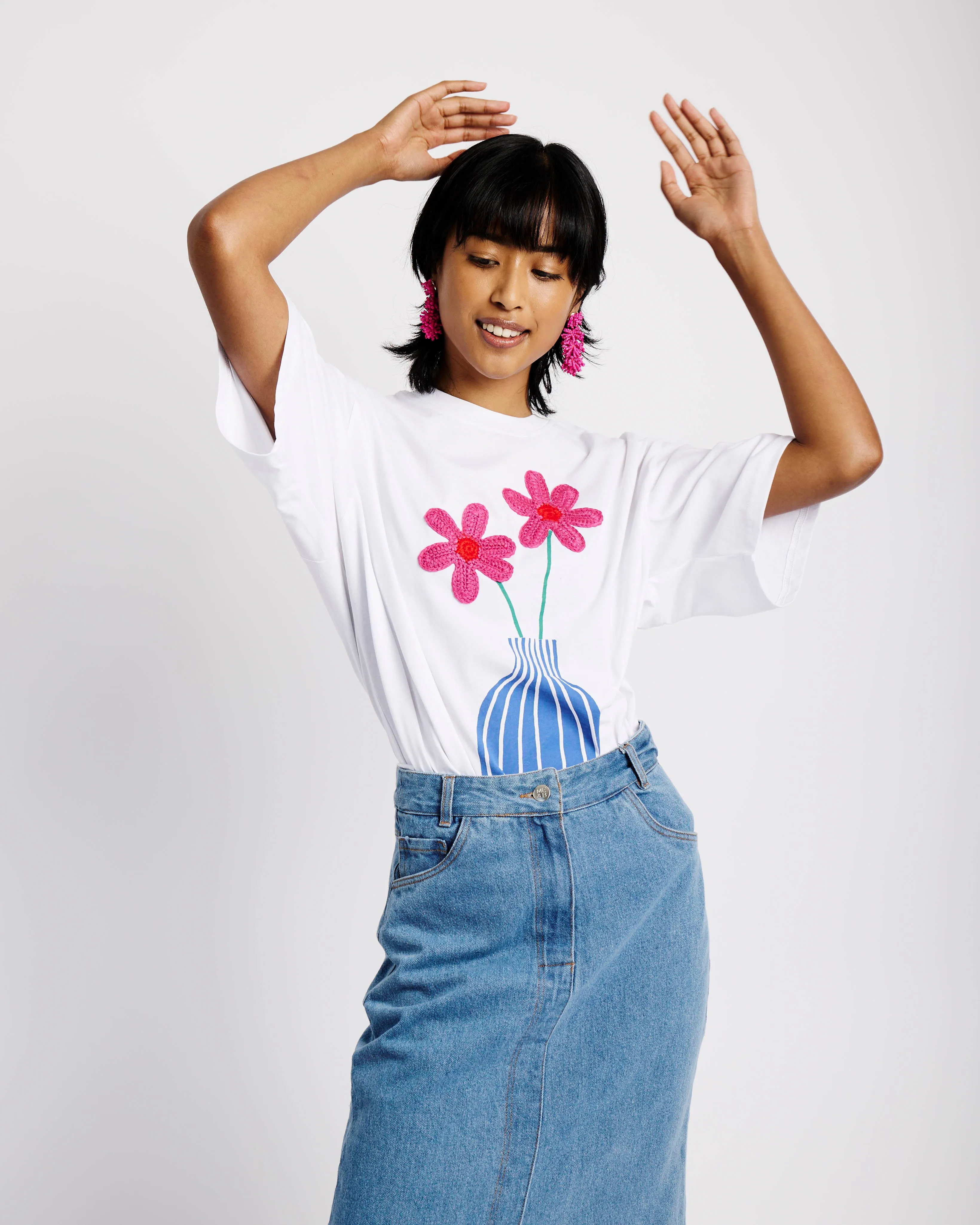 The Statement Tee with Vase